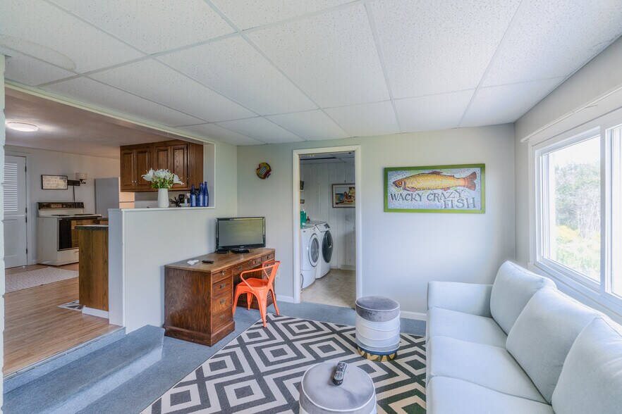 More Photos Of 2041 Harpswell Islands Rd, Bailey Island Hotel For Sale