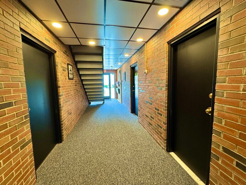 More Photos Of 93 Concord Ave, Belmont Medical For Lease