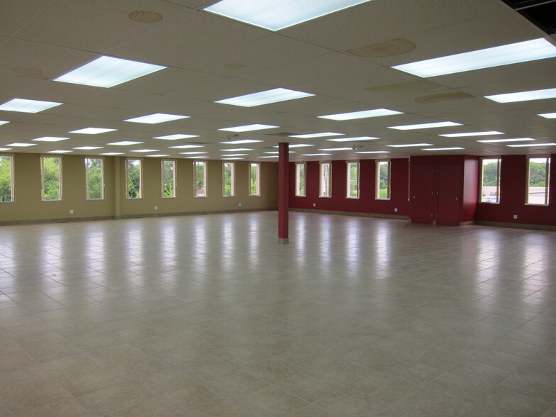 More Photos Of 14500 W 8 Mile Rd, Oak Park Office Residential For Sale