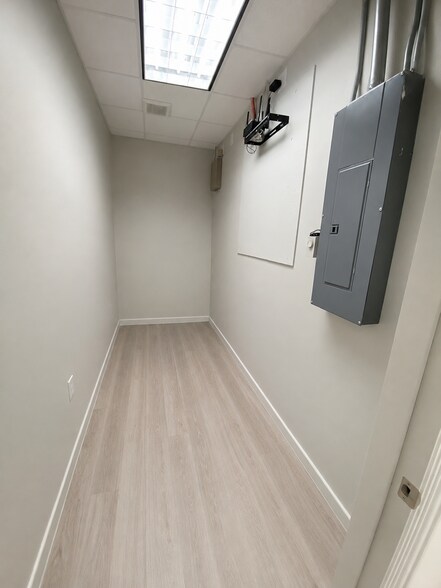 More Photos Of 7115 FM 2920, Spring Unknown For Lease