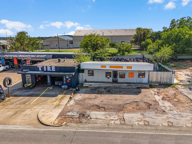 More Photos Of 6008 E Lancaster Ave, Fort Worth Freestanding For Lease