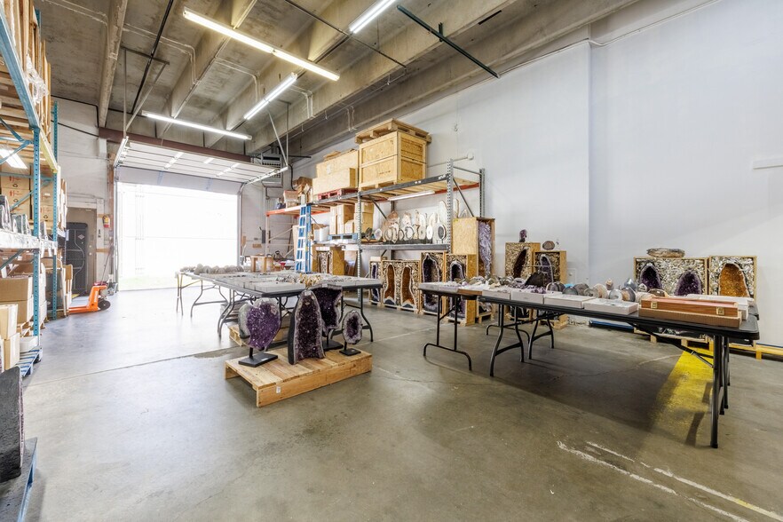 More Photos Of 810 Quail St, Lakewood Warehouse For Lease