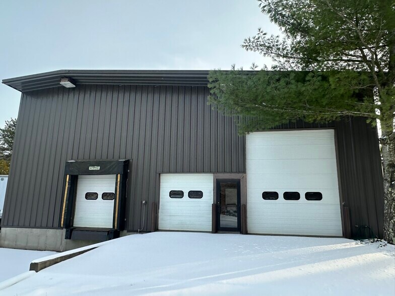More Photos Of 22 A St, Edgartown Warehouse For Lease