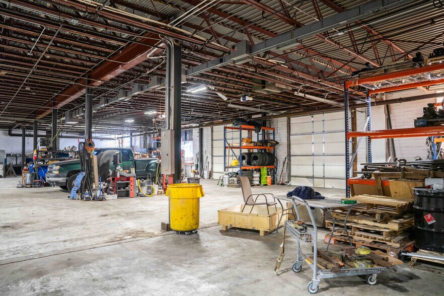 More Photos Of 201 N Missouri Ave, Sedalia Manufacturing For Sale