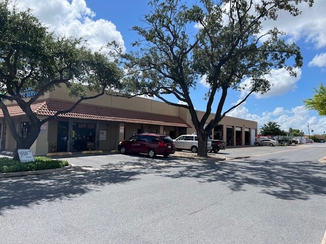 More Photos Of 310 E Pecan Blvd, McAllen Storefront For Lease