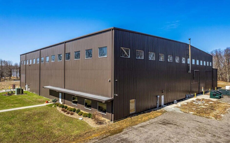 More Photos Of 5221 S Cleveland Massillon Rd, Norton Manufacturing For Lease