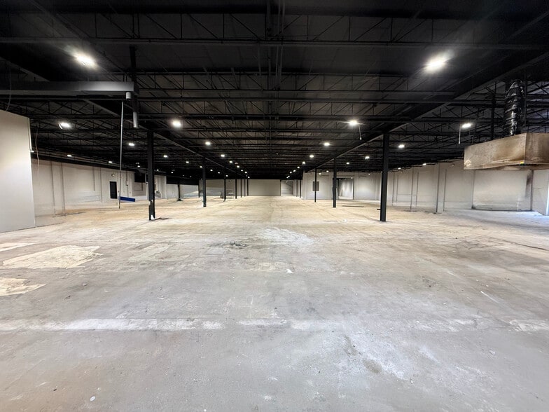 More Photos Of 19300-19400 Allen Rd, Melvindale Manufacturing For Lease