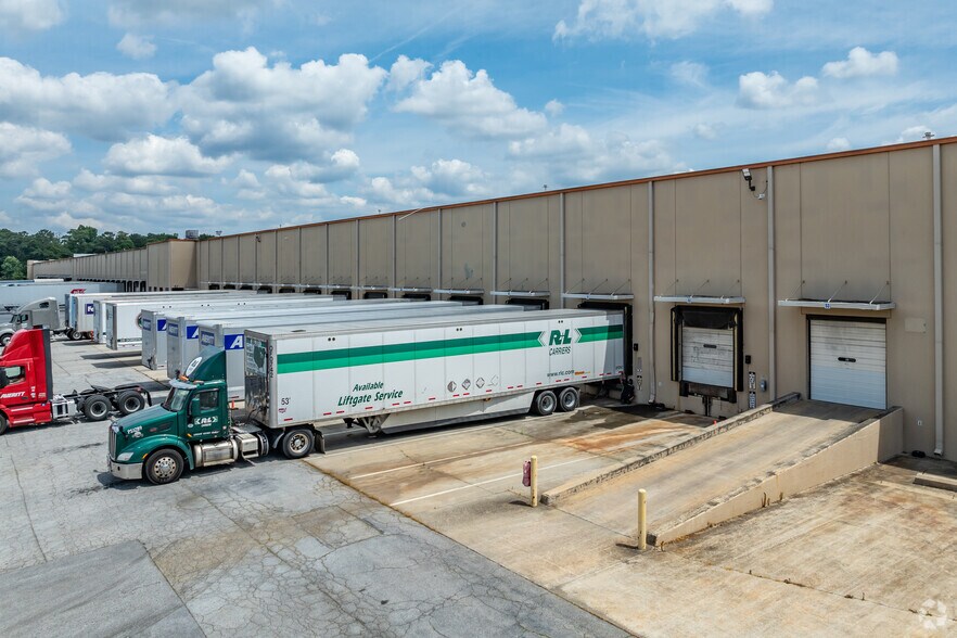 More Photos Of 9250 S Main St, Jonesboro Warehouse For Lease