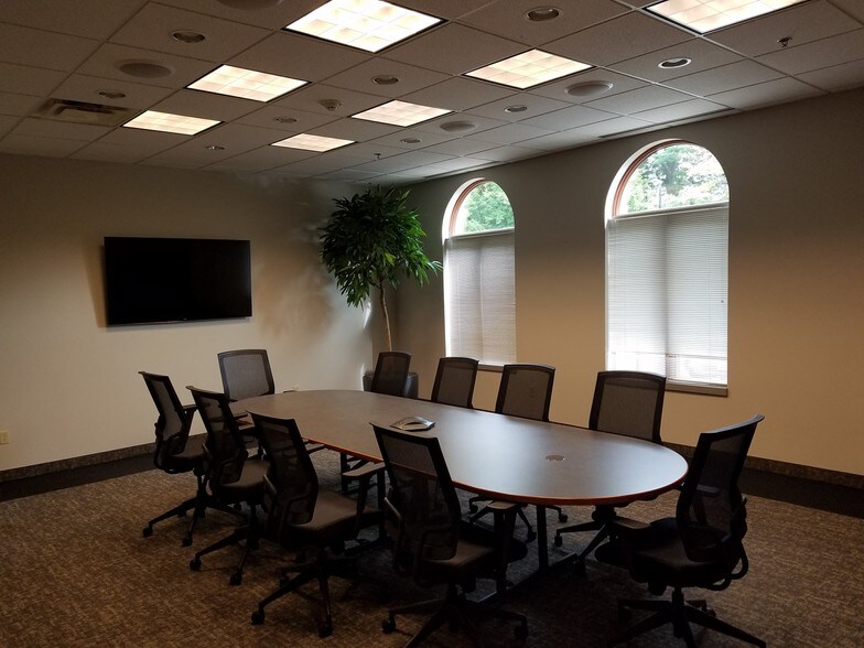 Primary Photo Of 1907 E Wayzata Blvd, Wayzata Office For Lease