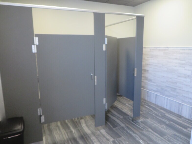 More Photos Of 34 W Main St, Somerville Office For Lease