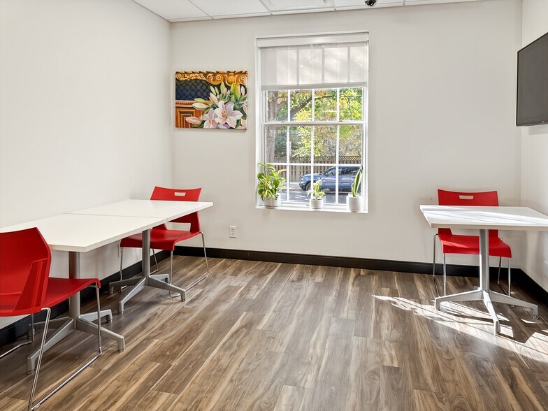 More Photos Of 4315 50th St NW, Washington Coworking Space