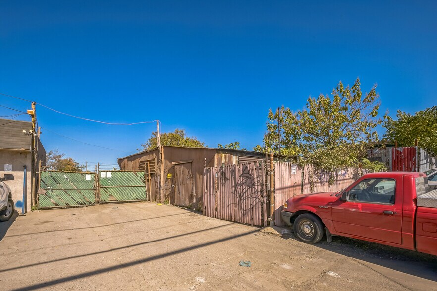 More Photos Of 6123 W Passyunk Ave, Philadelphia Warehouse For Sale