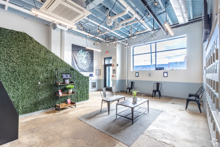 More Photos Of 2000-2014 5th St NE, Washington Warehouse For Lease