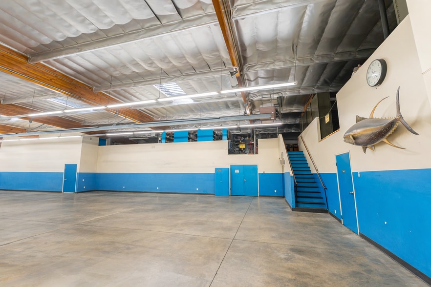 More Photos Of 20608 Earl St, Torrance Warehouse For Lease