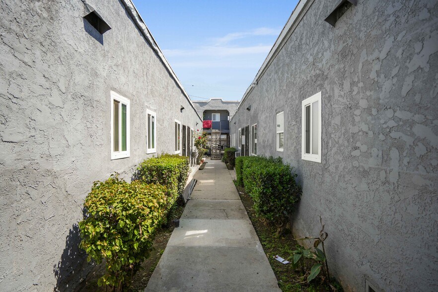 More Photos Of 1136 Hoffman Ave, Long Beach Apartments For Sale