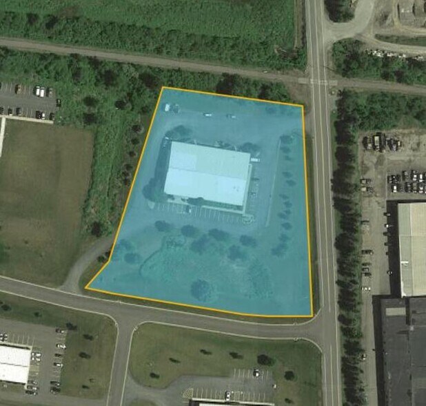 More Photos Of 760 Canning Pky, Victor Light Distribution For Lease