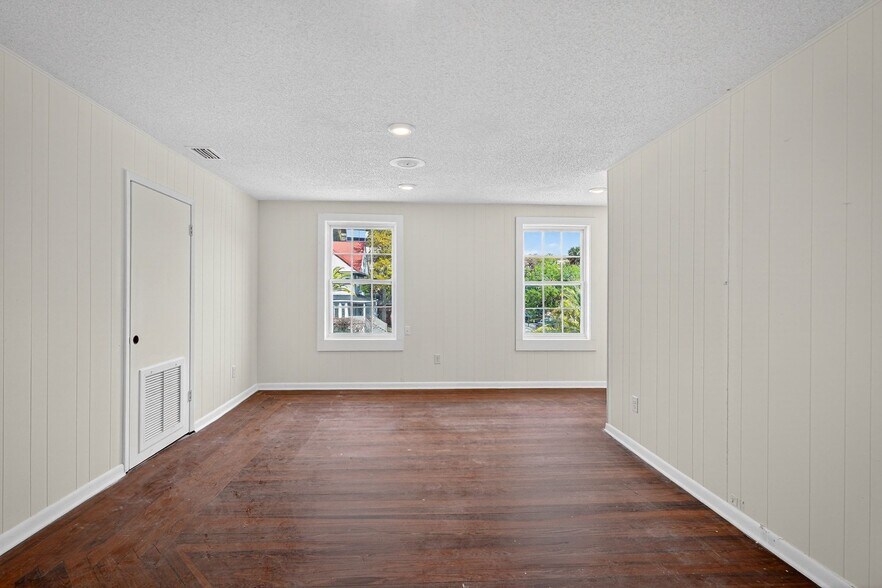 More Photos Of 219 Magnolia Ave, Daytona Beach Storefront Retail Residential For Sale