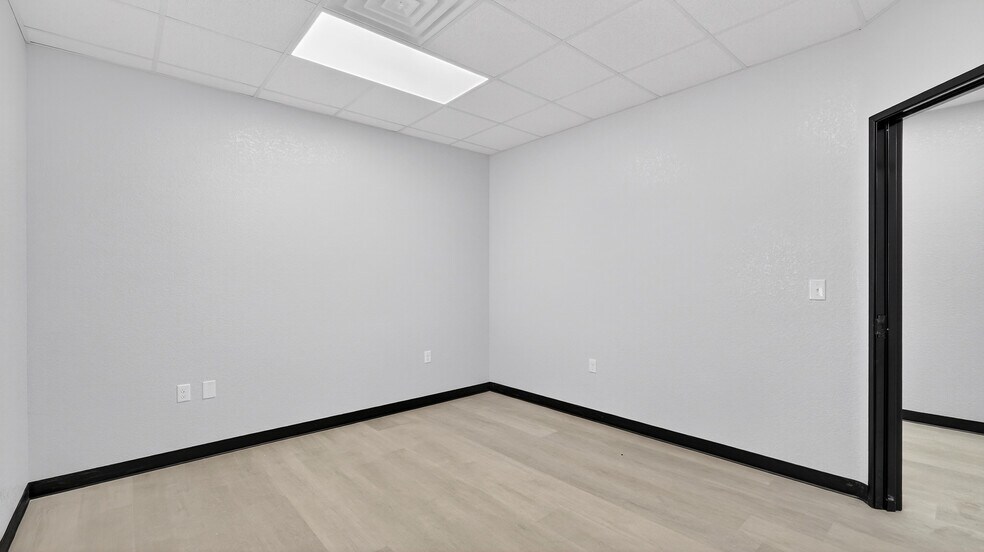 More Photos Of 16511 W Basin St, Odessa Industrial For Lease