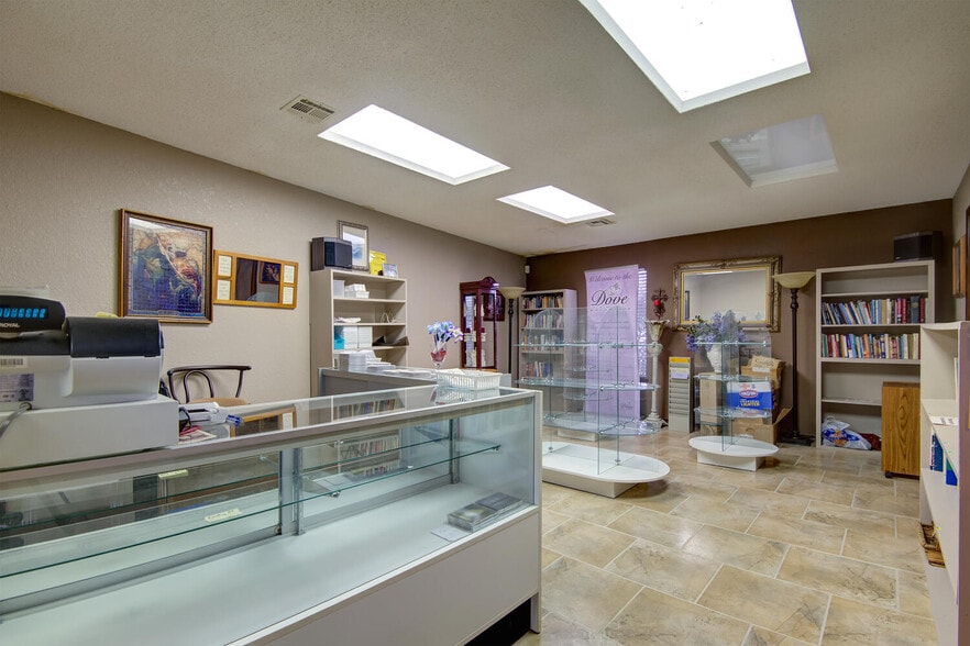 More Photos Of 2833 W Main St, Jenks Religious Facility For Sale