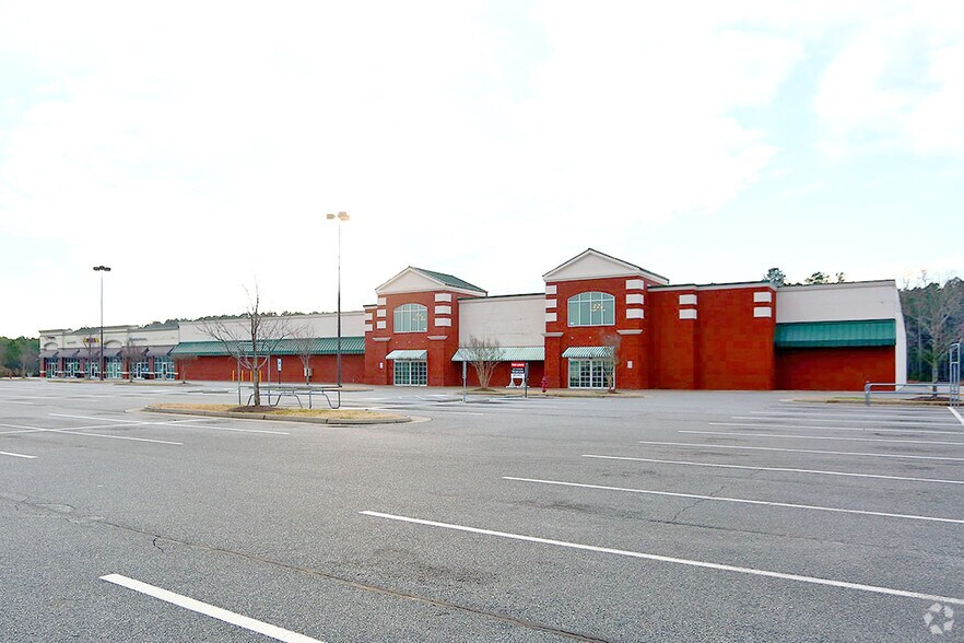 Primary Photo Of 1447-1459 Armory Dr, Franklin Freestanding For Lease