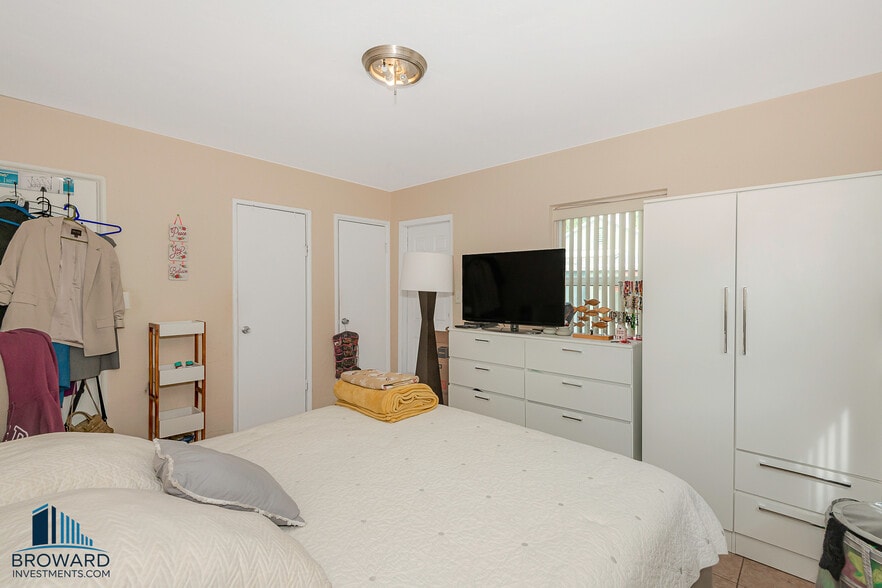 More Photos Of 224 SW 15th St, Dania Beach Apartments For Sale