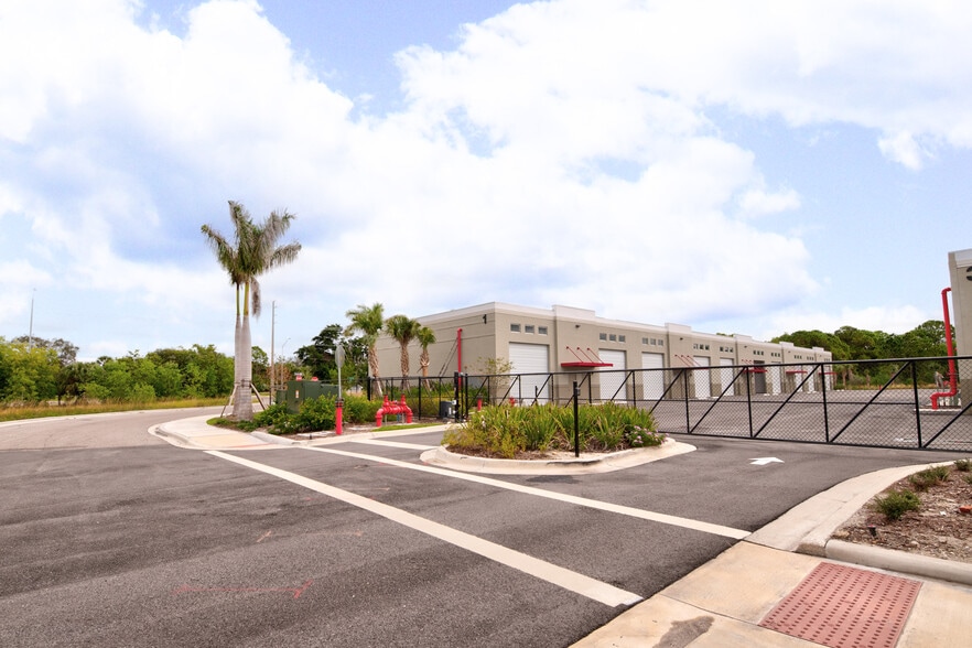 More Photos Of 7040 SE Federal Hwy, Hobe Sound Warehouse For Sale
