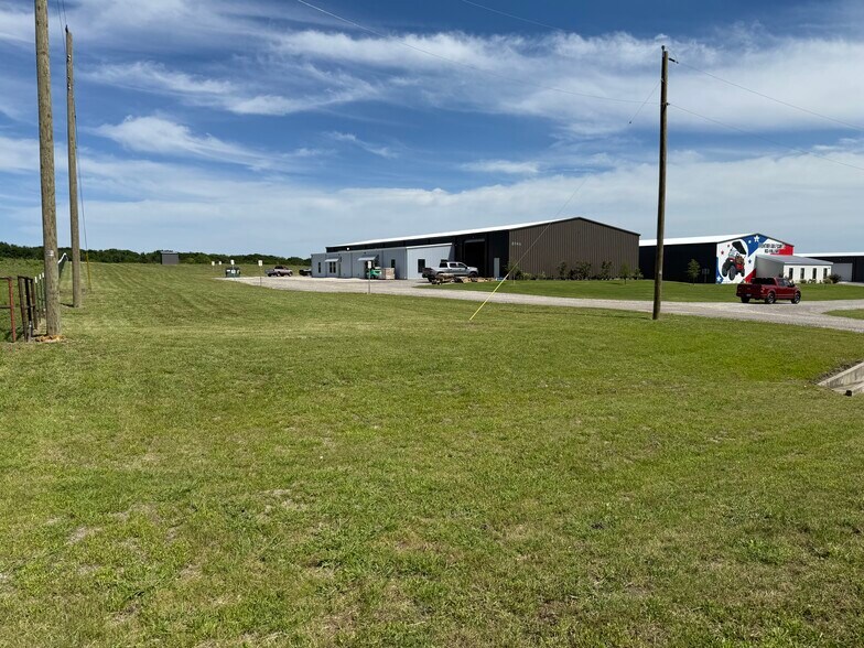 More Photos Of 8946 N FM 1417, Denison Warehouse For Sale