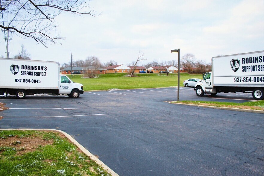 More Photos Of 651 E Main St, Dayton Office For Sale