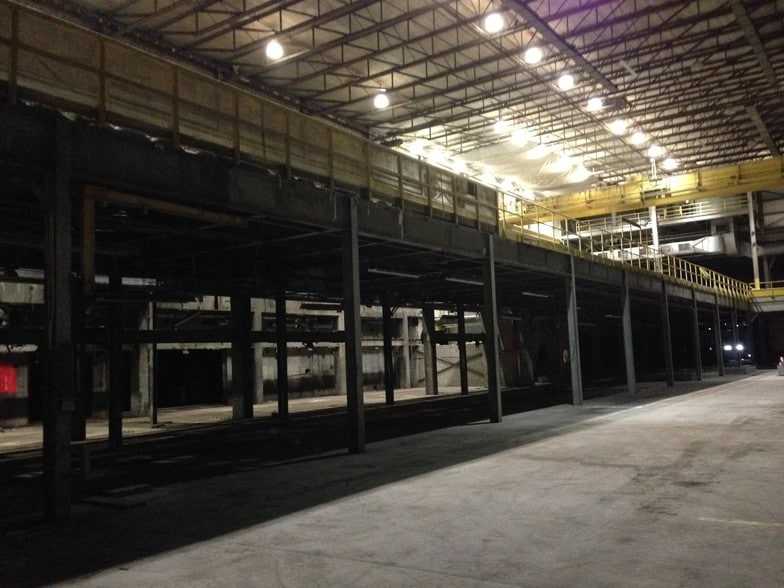 More Photos Of 701 Greylock St, Lee Manufacturing For Sale