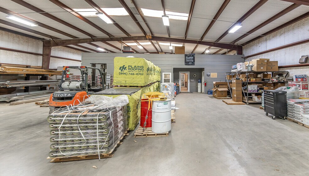 More Photos Of 2303 Private Road 7340 rd, Lubbock Warehouse For Lease