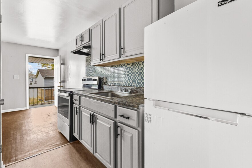 More Photos Of 210 Matthews Ave, Carrollton Apartments For Sale
