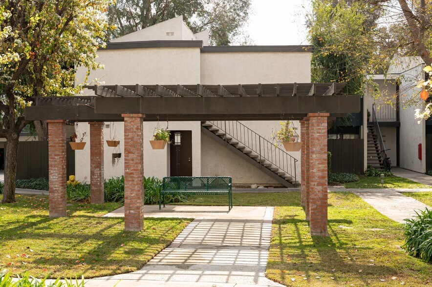 More Photos Of 516 S Indian Hill Blvd, Claremont Apartments For Sale