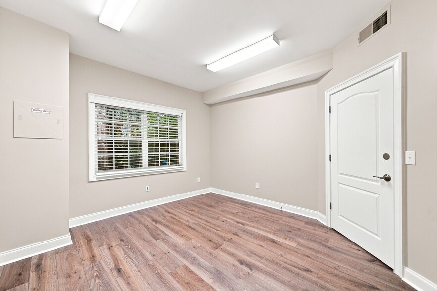 More Photos Of 965 Piedmont Rd NE, Marietta Office For Lease