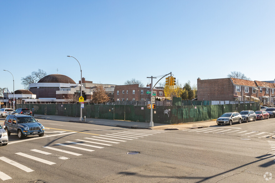 Primary Photo Of 195-20 Northern Blvd, Flushing Land For Lease