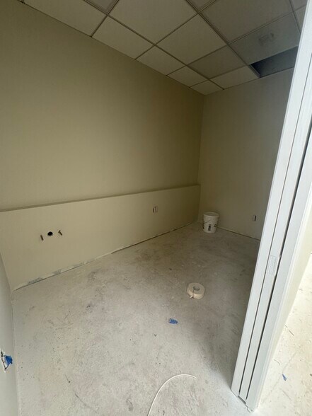 More Photos Of 1816 Pacific Coast Hwy, Lomita Office For Sale