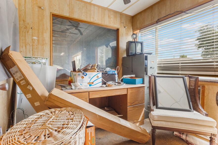 More Photos Of 300 N Dixie Ave, Fruitland Park Self Storage For Sale