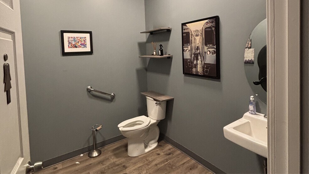 More Photos Of 2014-2036 S Michigan Ave, Chicago Office Residential For Lease