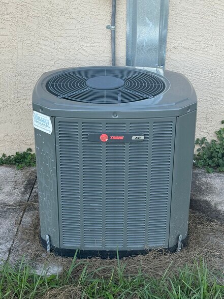 More Photos Of 1154 Macarthur St, Lake Placid Specialty For Sale