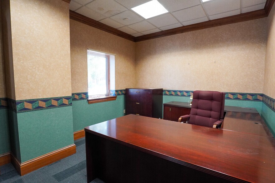 More Photos Of 179 Fairfield Ave, Dayton Office For Sale