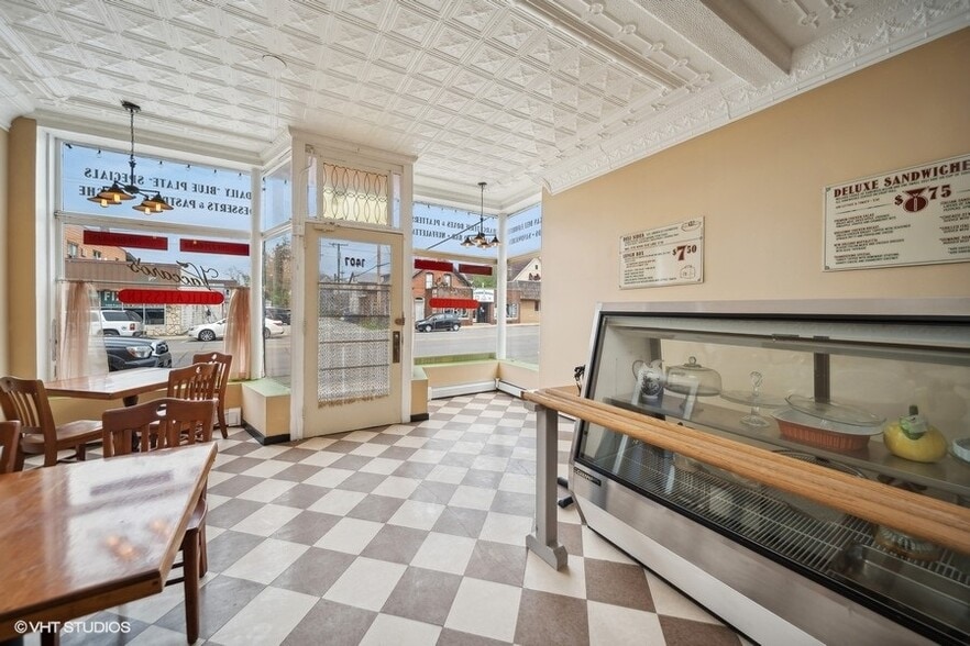 More Photos Of 1407 Franklin St, Michigan City Restaurant For Sale