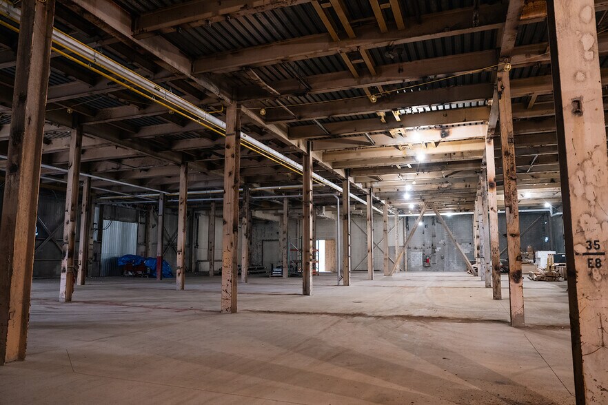 More Photos Of 3363 Davis Rd., Thorold Warehouse For Lease