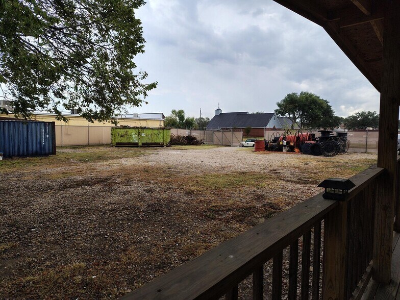 More Photos Of 11211 Kitty Brook Dr, Houston Land For Lease