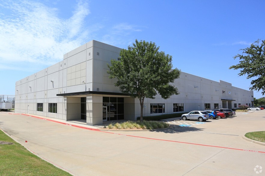 Primary Photo Of 1700 Tech Centre Pky, Arlington Light Distribution For Lease