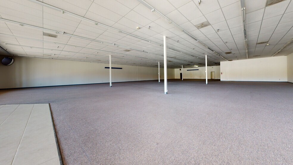 More Photos Of 57248 29 Palms Hwy, Yucca Valley Storefront For Sale