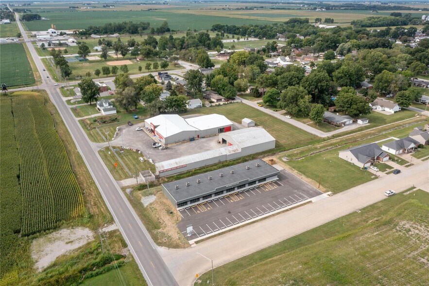 More Photos Of 1219 E Cedar St, New Baden Storefront Retail Office For Sale