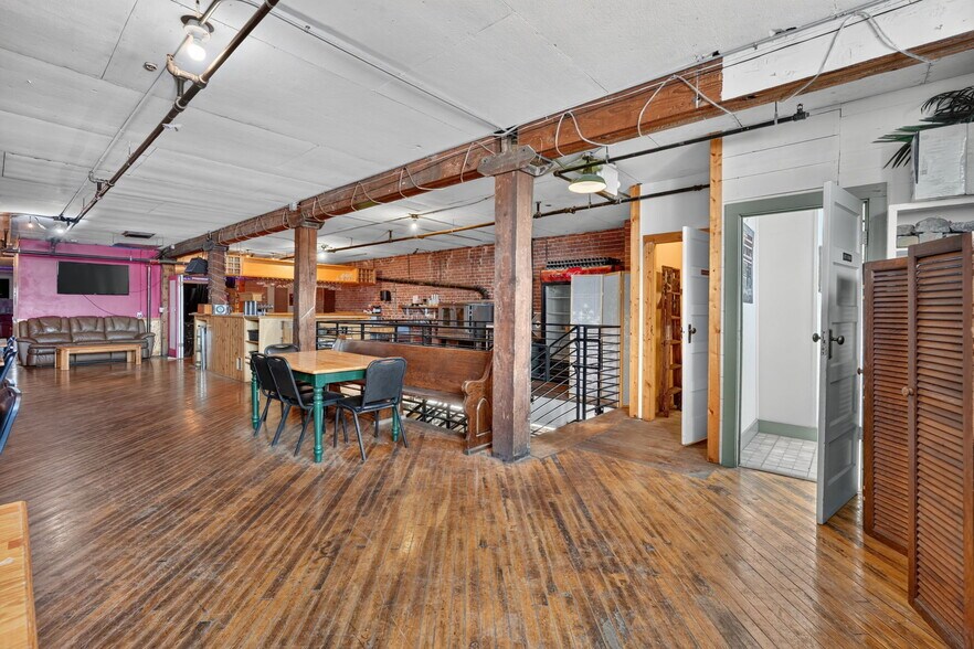 More Photos Of 615 S 1st Ave, Pocatello Restaurant For Sale