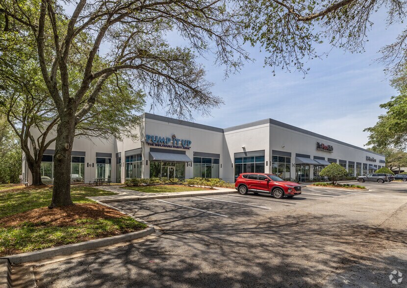 More Photos Of 11840 Beach Blvd, Jacksonville Showroom For Lease