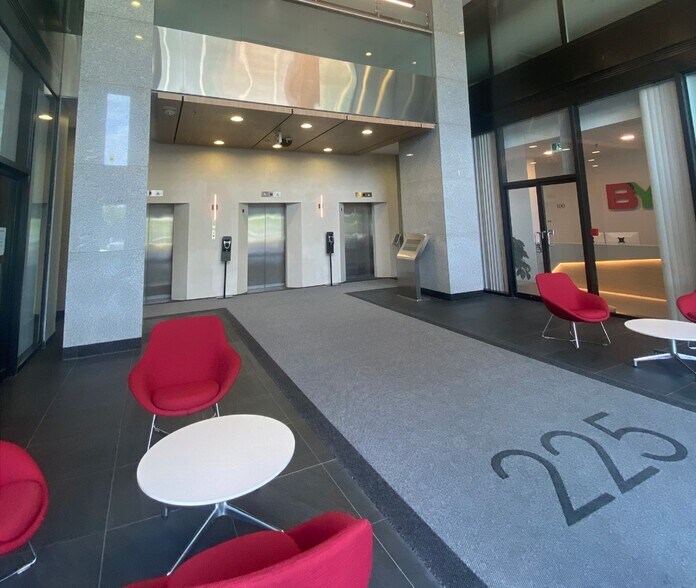 More Photos Of 225 Duncan Mill Rd, Toronto Office For Lease