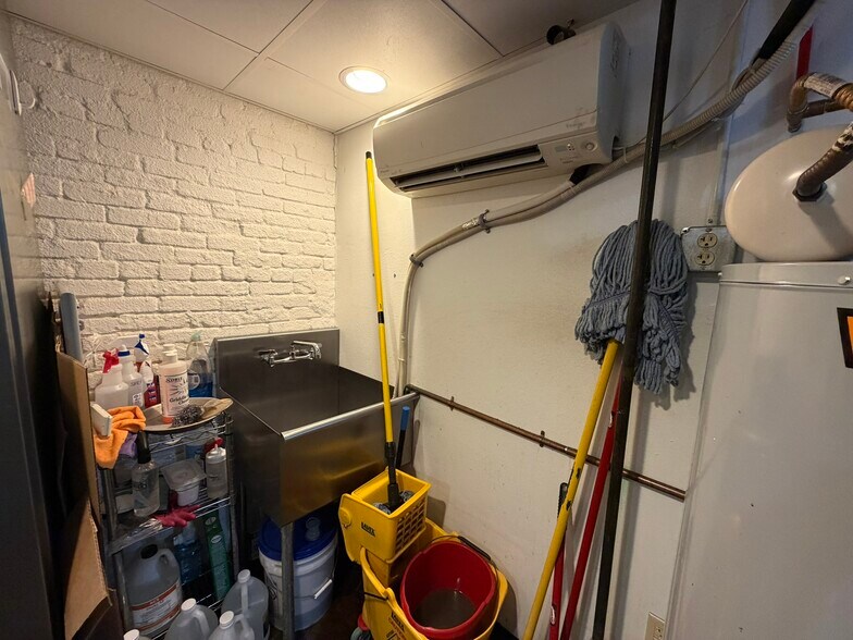 More Photos Of 615 Mena St, Mena Restaurant For Sale