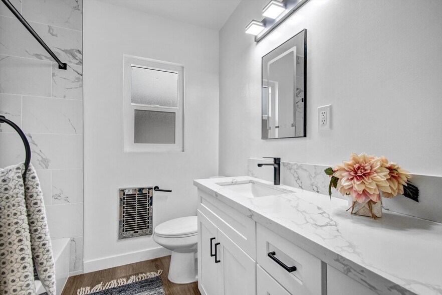 More Photos Of 4936 Coliseum St, Los Angeles Multifamily For Sale